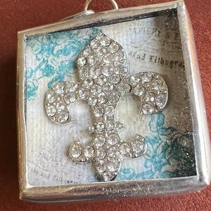 Jewel Kade - Peacock Fleur de Lis Charm